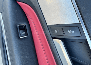MERCEDES E 207 boczek tapicerka drzwi dekor listwa CABRIO coupé 9