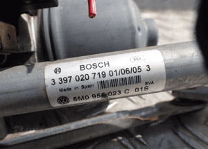 GOLF V PLUS MECHANIZM WYCIERACZKI PRZÓD LEWY 5M0955119 RADOM 4