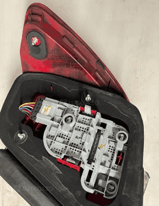 Mercedes c-klasa W204 lift led lampa lewy tył lewa tylna A2048206264 8