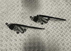 BMW E83 SILNICZEK WYCIERACZKI TYŁ 6917907 1