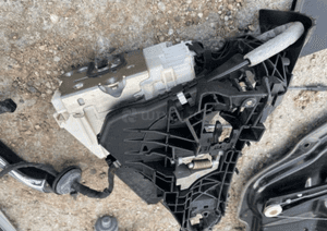 MERCEDES GL ML 164 drzwi prawe lewe przód listwa chrom zamek lakier 775  723 8