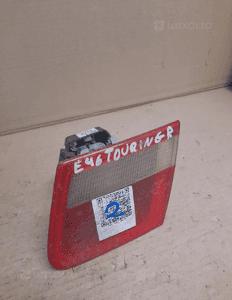 BMW E46 touring LAMPA TYŁ PRAWA W KLAPĘ 1