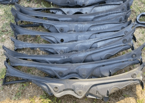 MERCEDES e 211 podszybie plastikowe europa
