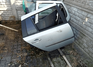 drzwi prawe tył laguna 2 kombi