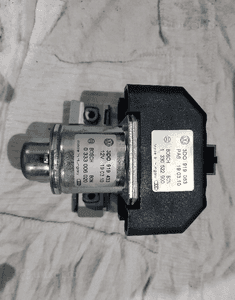 przekaznik akumulatora phaeton 3d0919083