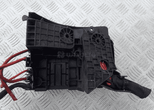 VW GOLF VI 6 1.4 TSI SKRZYNKA BEZPIECZNIKÓW 3