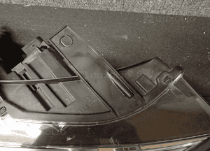 LAMPA PRAWA AUDI Q3 BI XENON SKRĘTNY LED 8U0941032 2