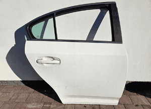 Toyota AVENSIS T27 09-18 sedan drzwi tylne prawe 040 1