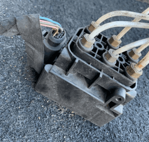 MERCEDES ml gl 164 r 251 e211 rozdzielacz pompa airmatic blok pompy zawieszenia  uchwyt rozdzielacza 3