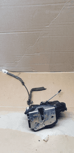 Zamek prawy przód BMW E46 Europa 8206408 1