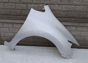 Toyota auris lift 2010-2013 błotnik przedni prawy 1