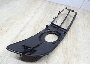 KRATKA ZDERZAKA AUDI A6 C6 SLINE PRAWA czarna 4f0807682q 6