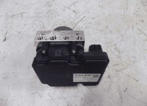 Volvo XC40 plug-in hybrid pompa hamulcowa abs 32281466 1