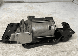 BMW X6 E71 X5 E70 4.4 V8 KOMPRESOR POMPA ZAWIESZENIA NIVO 6789938 2