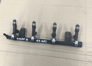 Listwa wtryskowa wtryski Dacia Logan 1.4 04-12r 8200494284 1