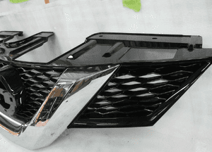 Grill atrapa nissan x-trail T32 62310-4CE0A nowy oryginał 3