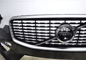 Volvo XC60 zderzak przód r-design 2019R llu 5