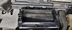 BMW E60 E61 KOKPIT DESKA KONSOLA GŁOŚNIK CENTRLANY POD PRZYCISK START/STOP 15