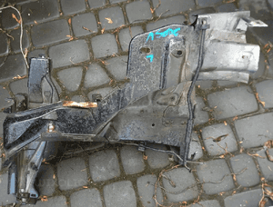 Peugeot 207 podluznica przod cwiartka prawa   lewa 1