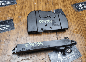Obudowa 06B103340 Osłona Rozrzadu Łańcucha Pompy Oleju 2.0 20V ALT FSI Audi A4 B6 B7 A6 VW 13