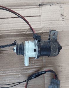 Mazda 6 02-07 Pompka Spryskiwacza lamp Xenonowych 3