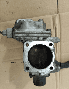 Mitsubishi Space 2.4 16V przepustnica 2