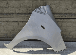 Błotnik prawy przedni toyota yaris 2 ii 2005-2012 1