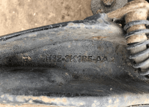 Zwrotnica tarcza zacisk przedni prawa 8H32-3K185 Range Rover Sport L320 Lift 2