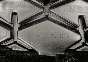 Atrapa gril bmw i 1 F40 m-pakiet diamond 19- 3