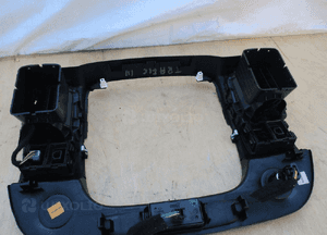 Ramka radia trafic iii vivaro b talento 4