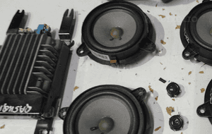 Głośniki wzmacniacz bose 28060EY10A nissan qashqai i J10 2 3