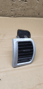 Kratka nawiewu lewa Skoda Roomster 5J0819701 2