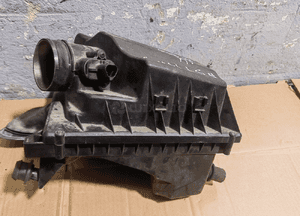 Obudowa filtra powietrza opel astra j 1.4 13272758 4