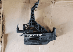 pedał sprzęgła audi a 3 8l