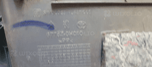 Tapicerka boczek prawy tył tylna prawa Toyota Aygo 67613-0H010 5