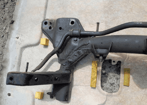 Mazda 323f Premacy Sanki ława belka kołyska przód 4