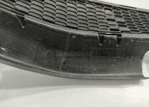 Kratka środkowa zderzaka przód przednia peugeot 208 i 9673855677 2012-2016 11