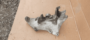 Łapa mocowanie alternatora Renault Espace IV 1.9 DCI 8200183234 2