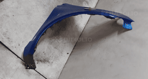 Toyota yaris i błotnik przedni prawy kolor 8P1 2