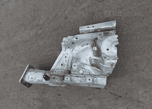 Volvo XC60 podłużnica ćwiartka prawa przód 08-13 3