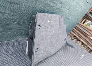 Boczek 1J6867427 K Bagaznika Lewy Tapicerka Zaślepka Schowek Antracyt Czarna Welur VW Golf IV 4 5D 5 Drzwi 3