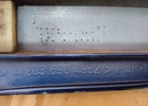 Listwa drzwi lewy przód Mercedes C-Klasa W203 A2036904962 6
