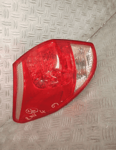 Lampa lewy tył toyota rav 4 1