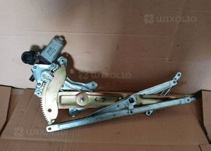 MECHANIZM SZYBY LEWY TYL DAIHATSU YRV 00-05 1