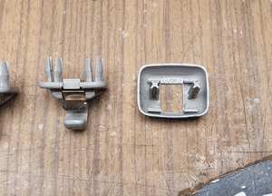 Uchwyt 8E0857563 Mocowanie Słonecznik Haczyk Podsufitka PlatinHell Aqua Osłona Słoneczna Daszek AUDI A4 B6 B7 21