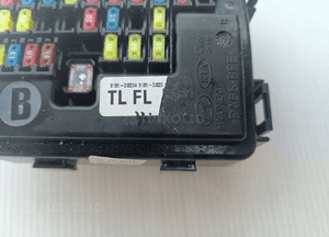 HYUNDAI KIA SKRZYNKA BEZPIECZNIKÓW 91951-D3220 3