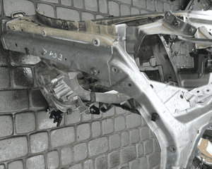 BMW 5 E60 E61  podłużnica ćwiartka przód przednia  prawa lewa 3