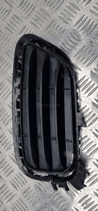 Bmw F25 kratka zderzaka prawa boczna 7338514 2