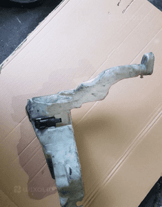 zbiorniczek płynu spryskiwaczy movano