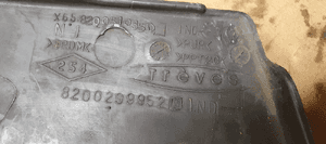 Osłona pokrywa silnika Dacia Logan 1.5 DCI 8200252409 8200299952 8